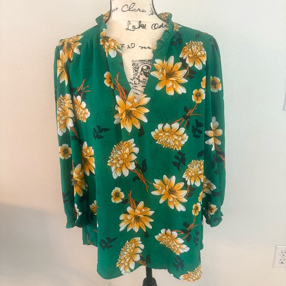 Carolina Belle Green Floral V-Neck Tunic with Yellow Blooms LP